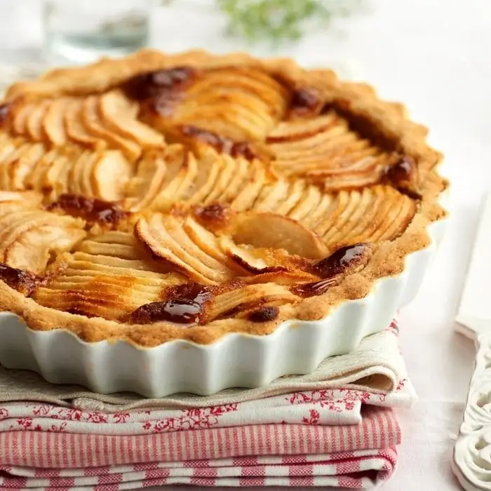 The Dessert That Made Me Believe Apples and Wine Should Date Exclusively