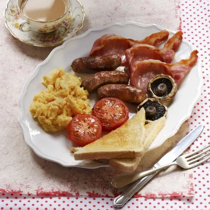 The Breakfast That Eats Like a Threat and Tastes Like a Hug